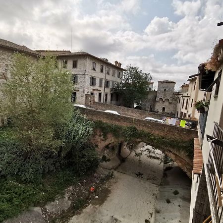Hotel La Casa in Piazza Gubbio Esterno foto