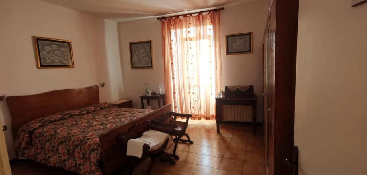 Hotel La Casa in Piazza Gubbio Esterno foto