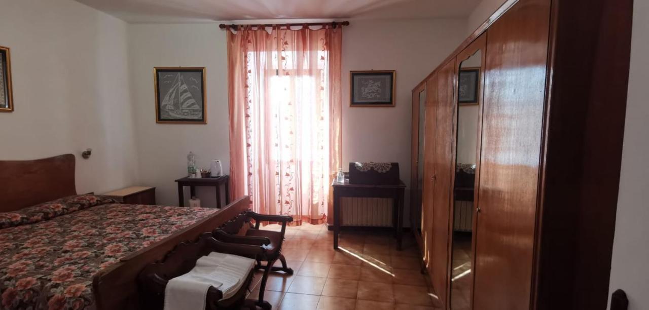Hotel La Casa in Piazza Gubbio Esterno foto