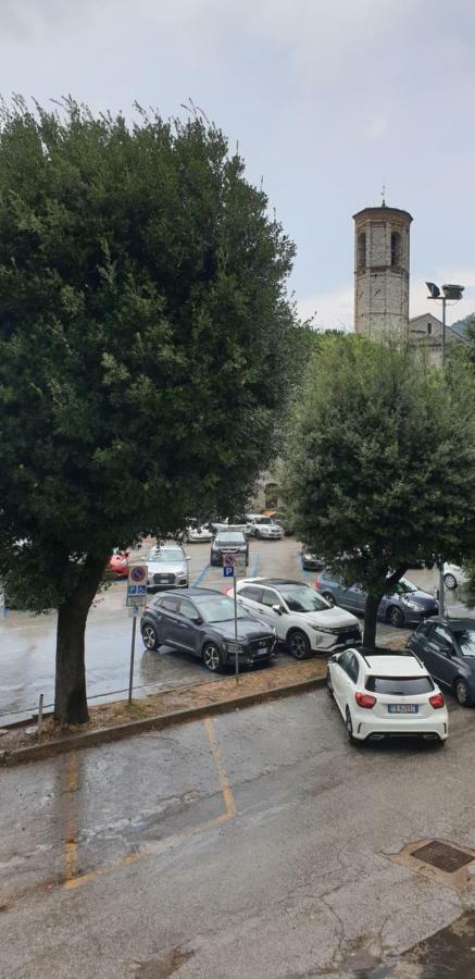 Hotel La Casa in Piazza Gubbio Esterno foto